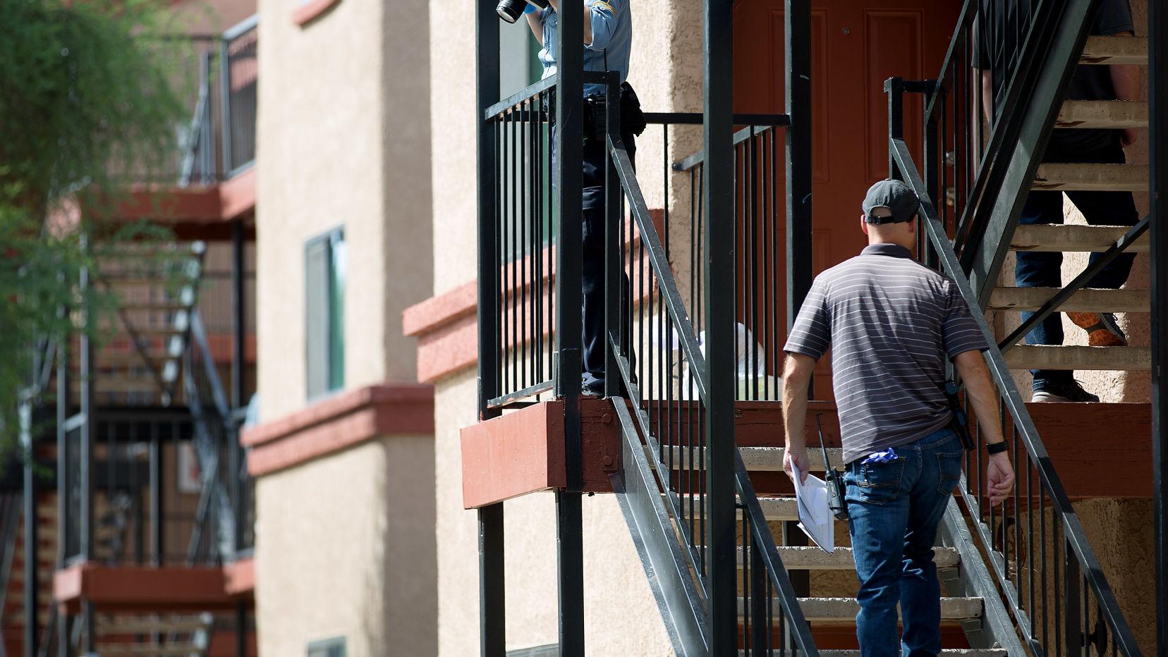 Tucson police: 1 killed, 1 injured in attempted robbery in south side apartment complex